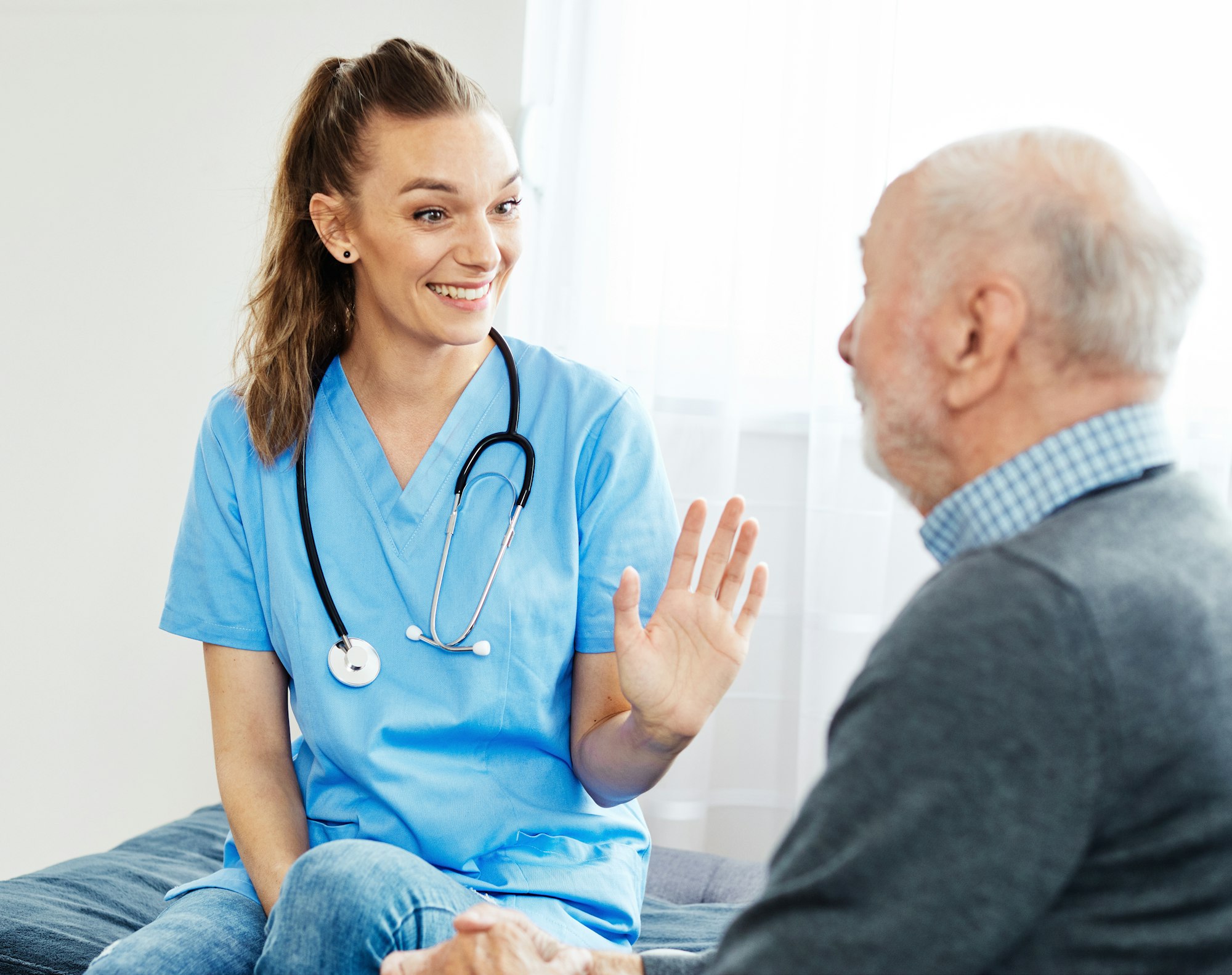 nurse-doctor-senior-care-caregiver-help-assistence-retirement-home-nursing-elderly-man-woman-health